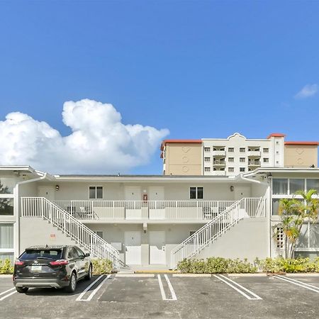 Bright Pompano Beach With Pool Access エクステリア 写真