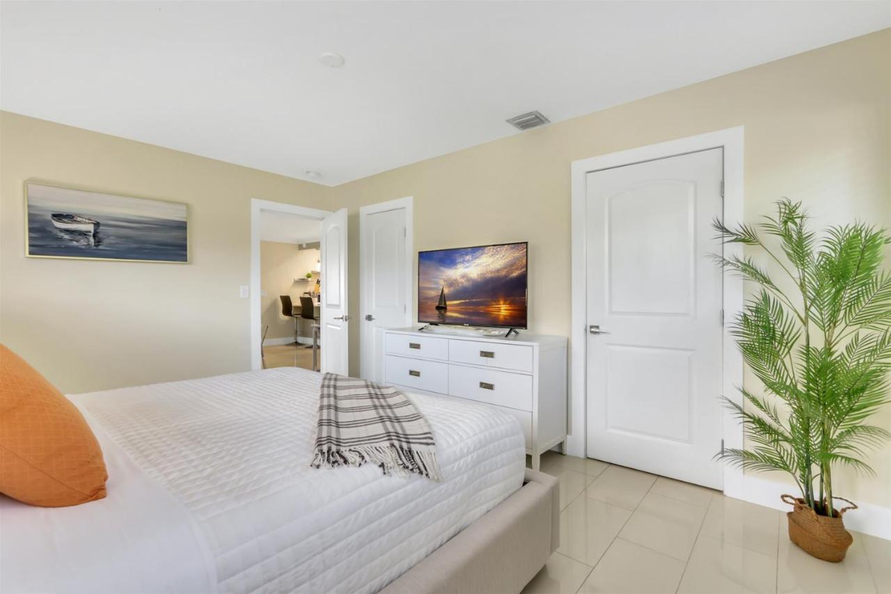 Bright Pompano Beach With Pool Access エクステリア 写真